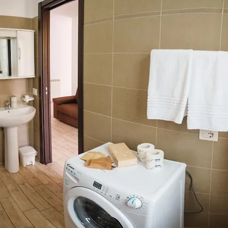 Eighteen Kt Golden - With Garden And Private Parking Just 5 Minutes Walk From The Historic Center * Тропея