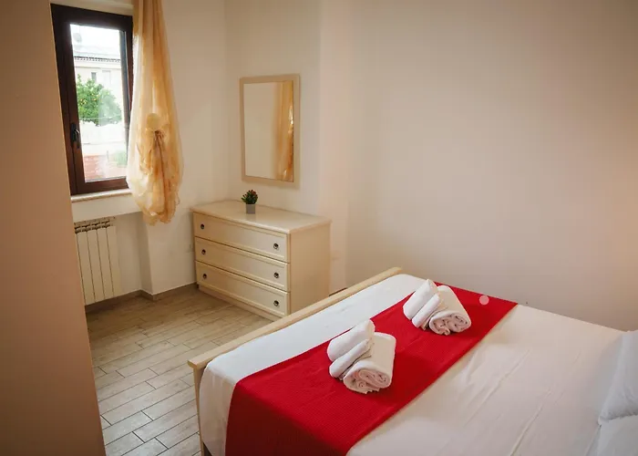 Eighteen Kt Golden - With Garden And Private Parking Just 5 Minutes Walk From The Historic Center Tropea