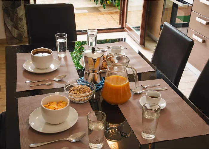 Lägenhet Eighteen Kt Golden - With Garden And Private Parking Just 5 Minutes Walk From The Historic Center