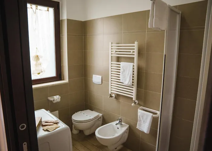 Lägenhet Eighteen Kt Golden - With Garden And Private Parking Just 5 Minutes Walk From The Historic Center