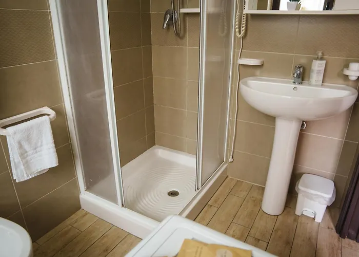 Eighteen Kt Golden - With Garden And Private Parking Just 5 Minutes Walk From The Historic Center Lägenhet *