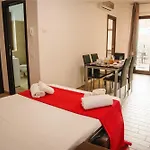 Eighteen Kt Golden - With Garden And Private Parking Just 5 Minutes Walk From The Historic Center * Tropea