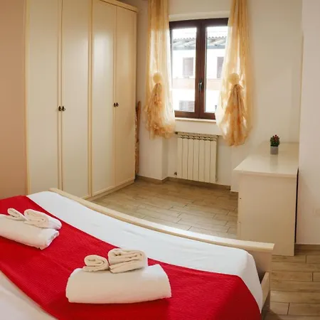Apartman Eighteen Kt Golden - With Garden And Private Parking Just 5 Minutes Walk From The Historic Center Tropea