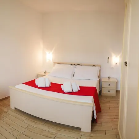 Appartamento Eighteen Kt Golden - With Garden And Private Parking Just 5 Minutes Walk From The Historic Center