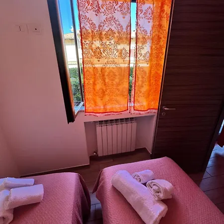 Lägenhet Eighteen Kt Golden - With Garden And Private Parking Just 5 Minutes Walk From The Historic Center Tropea