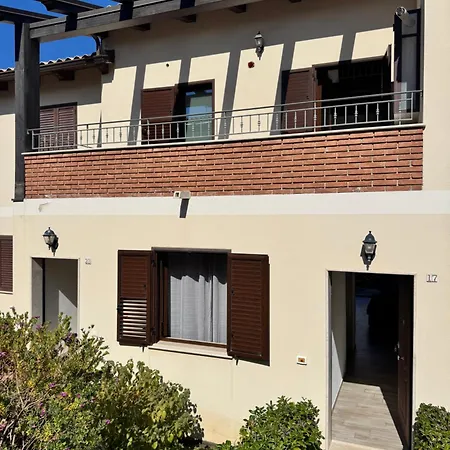 Eighteen Kt Golden - With Garden And Private Parking Just 5 Minutes Walk From The Historic Center Tropea