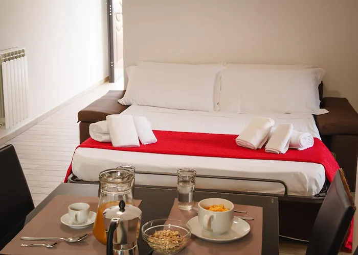 Eighteen Kt Golden - With Garden And Private Parking Just 5 Minutes Walk From The Historic Center *