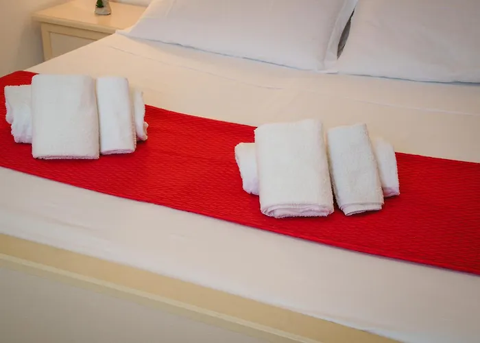 Eighteen Kt Golden - With Garden And Private Parking Just 5 Minutes Walk From The Historic Center * Tropea