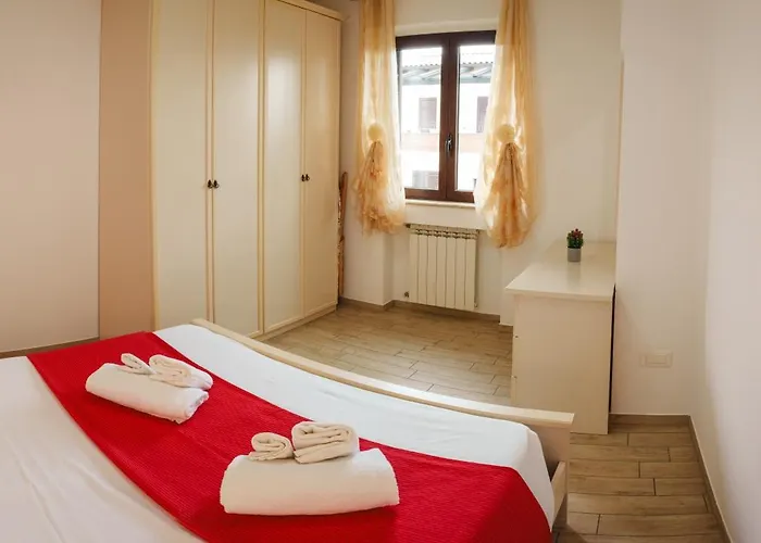 Apartman Eighteen Kt Golden - With Garden And Private Parking Just 5 Minutes Walk From The Historic Center Tropea