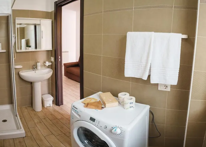 Eighteen Kt Golden - With Garden And Private Parking Just 5 Minutes Walk From The Historic Center * Tropea