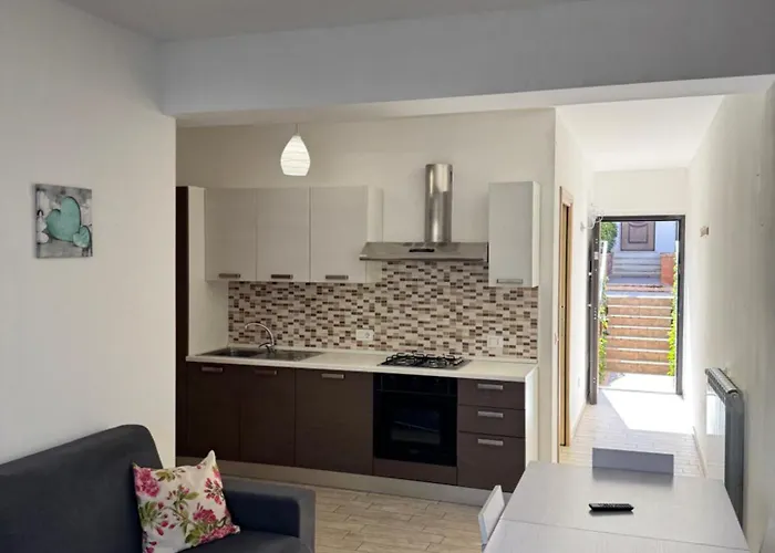 Eighteen Kt Golden - With Garden And Private Parking Just 5 Minutes Walk From The Historic Center * Tropea