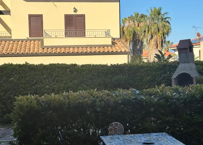 Eighteen Kt Golden - With Garden And Private Parking Just 5 Minutes Walk From The Historic Center