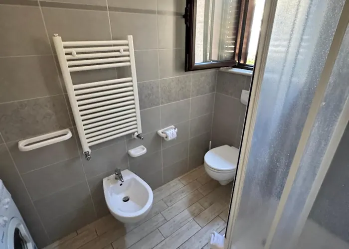 Eighteen Kt Golden - With Garden And Private Parking Just 5 Minutes Walk From The Historic Center Apartment Tropea