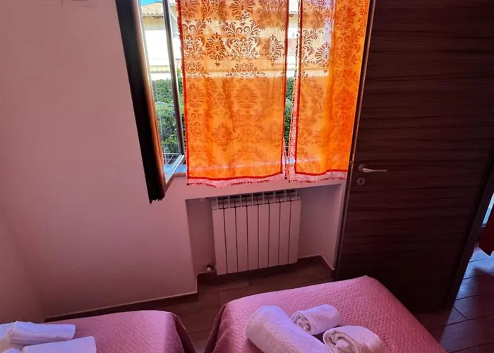 Apartment Eighteen Kt Golden - With Garden And Private Parking Just 5 Minutes Walk From The Historic Center Tropea